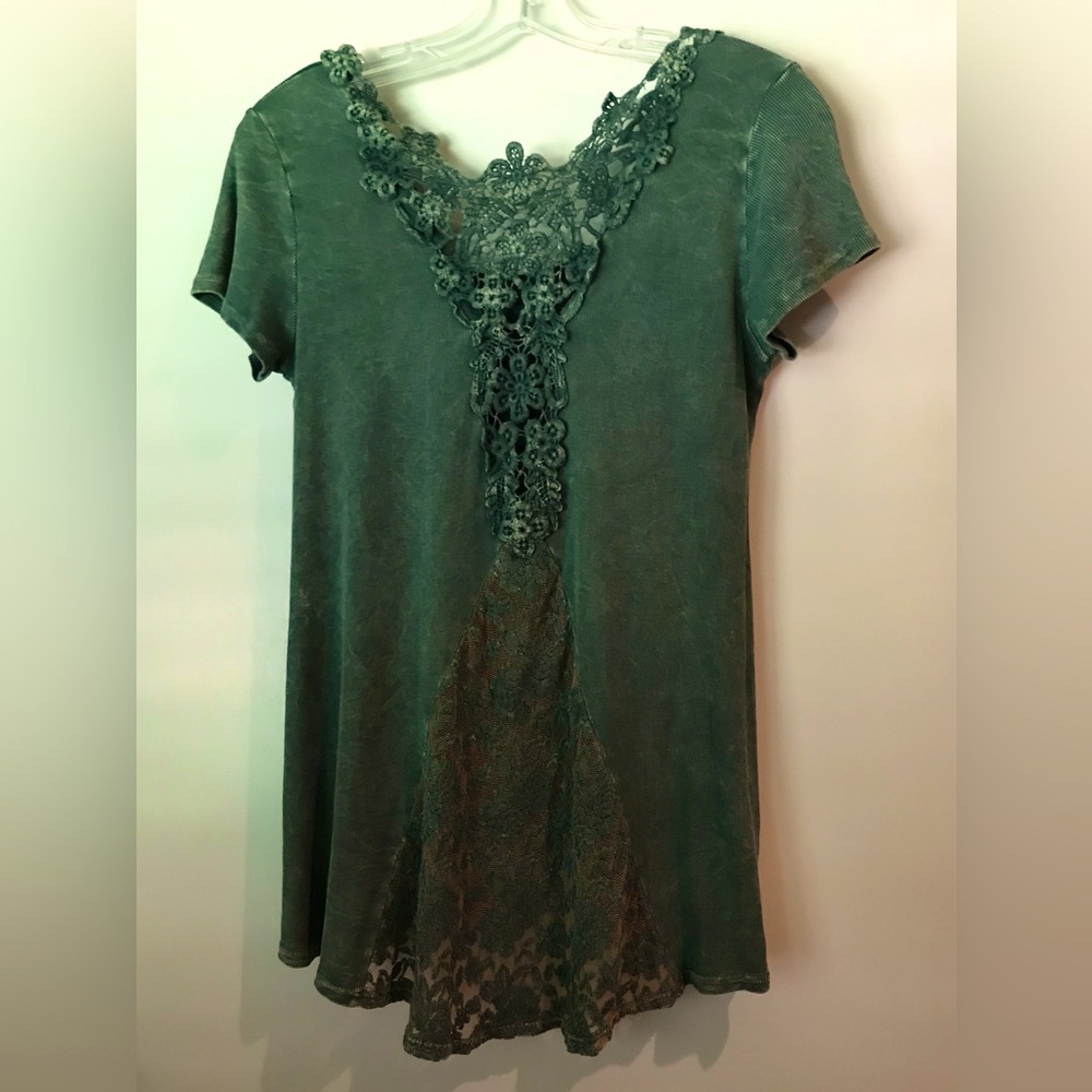 T Party M Green Shirt